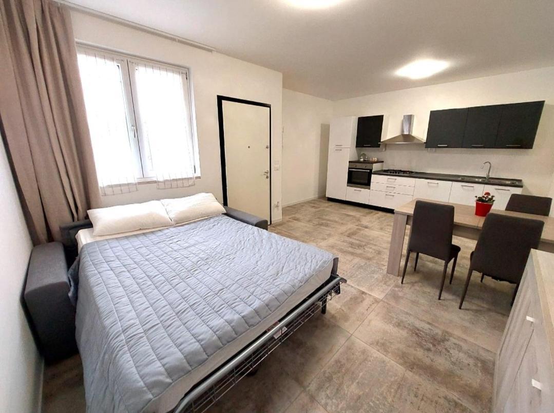 Sweet Mira Apartment Luaran gambar