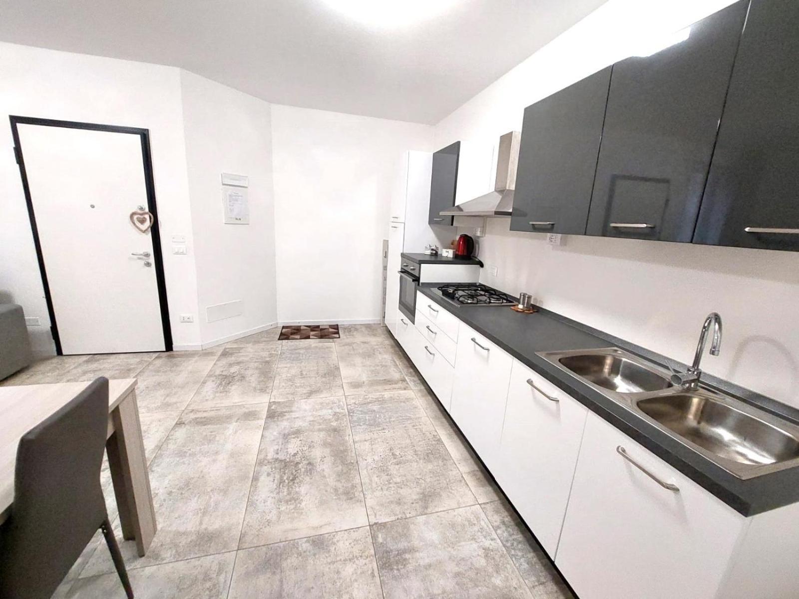 Sweet Mira Apartment Luaran gambar