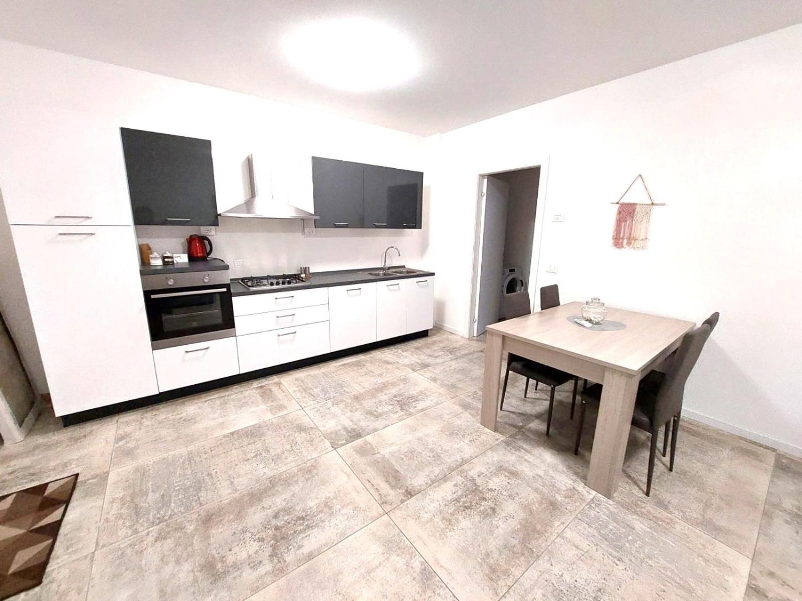Sweet Mira Apartment Luaran gambar