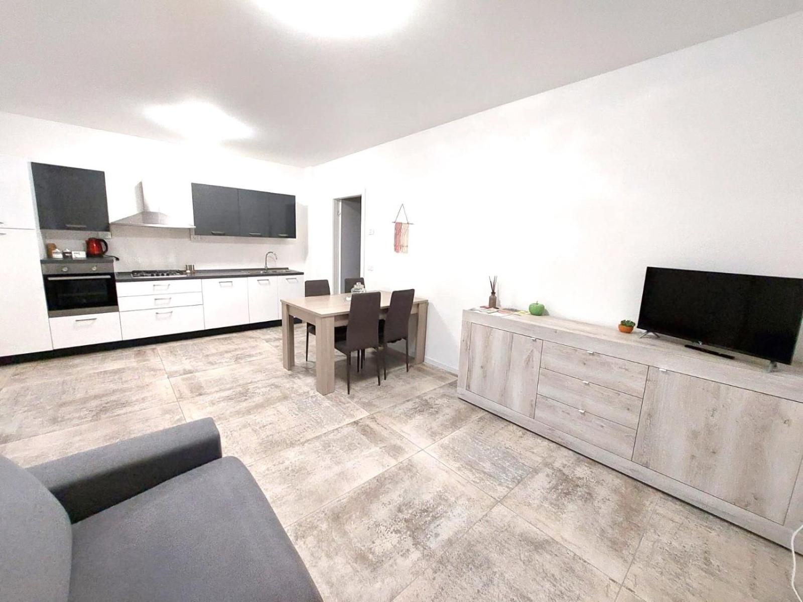Sweet Mira Apartment Luaran gambar